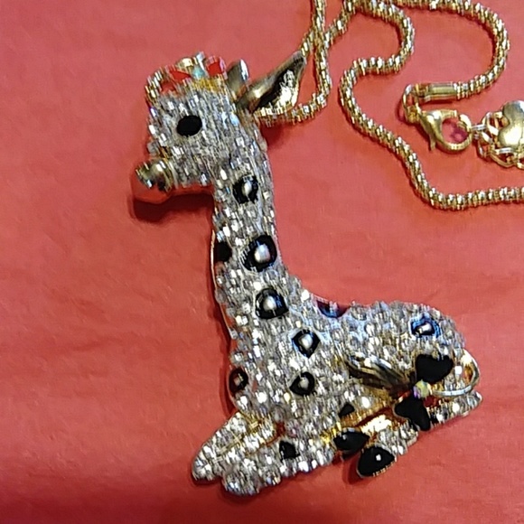 Betsey Johnson Jewelry - Adorable giraffe necklace NWT Betsey Johnson Jewelry - Adorable giraffe necklace NWT